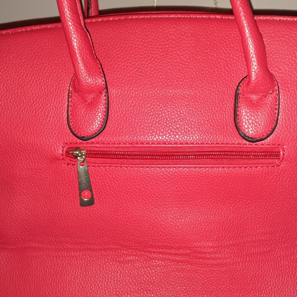 RED HANDBAG - Picture 2 of 8